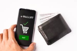 E-wallet,Concept:,Mobile,Phone,Showing,Payment,Using,E-wallets,For,Cashless e-wallet